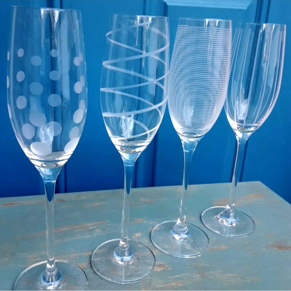 Toasting Glasses Set of 4 Etched Glass Flutes Mikasa Crystal Polka Dots Swirls